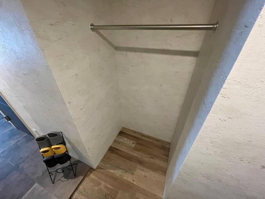 Wolf Pack Apartment 33 Осака Екстериор снимка