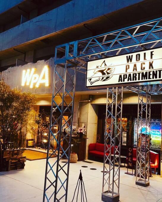 Wolf Pack Apartment 33 Осака Екстериор снимка
