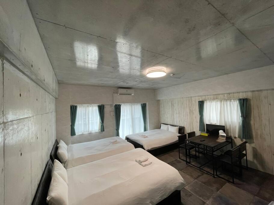 Wolf Pack Apartment 33 Осака Екстериор снимка