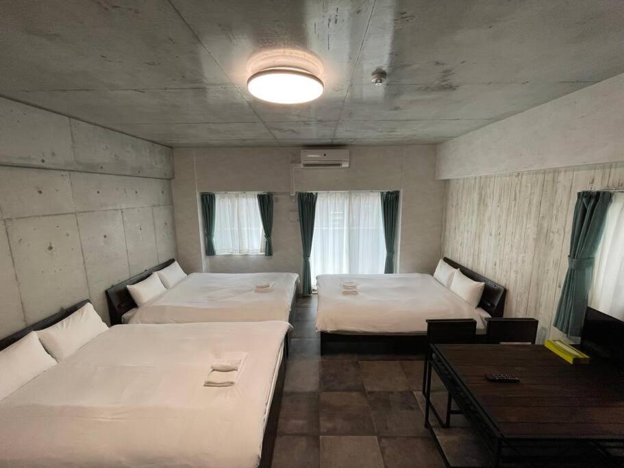 Wolf Pack Apartment 33 Осака Екстериор снимка