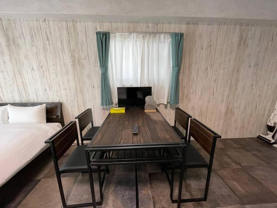 Wolf Pack Apartment 33 Осака Екстериор снимка