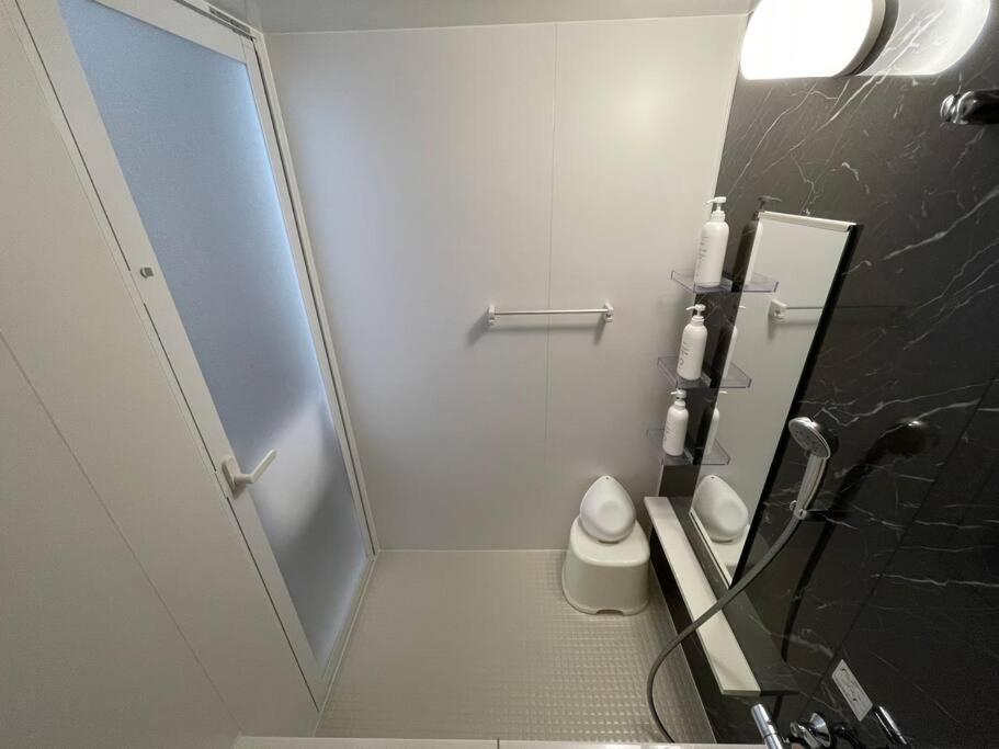 Wolf Pack Apartment 33 Осака Екстериор снимка