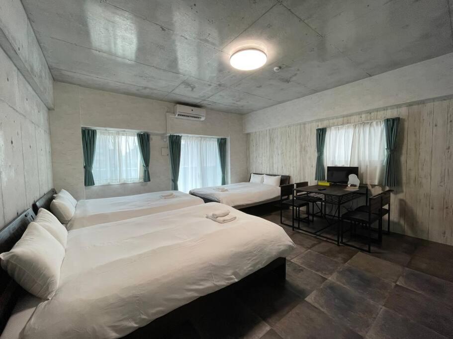 Wolf Pack Apartment 33 Осака Екстериор снимка